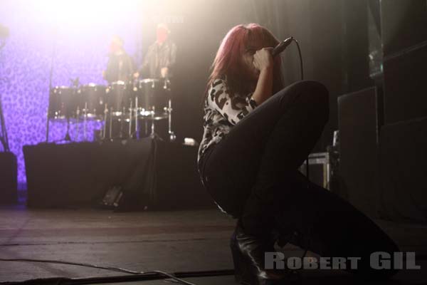 THE KILLS - 2011-11-13 - PARIS - Olympia - Alison Nicole Mosshart